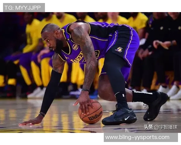 詹姆斯谈比赛防守表现与争议判罚的感受与看法