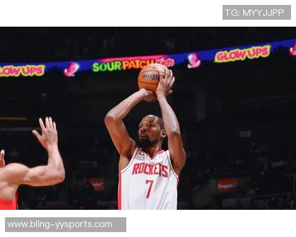 杜兰特强调团队协作的重要性六人得分上双展现球队整体实力